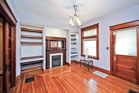 Living - 434 Ada St, Cincinnati, OH 45219 photo 2 of 7