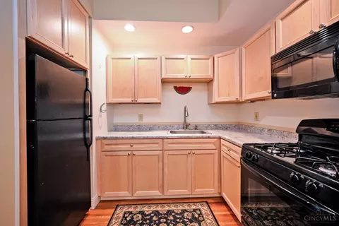 Kitchen - 434 Ada St, Cincinnati, OH 45219 photo 1 of 3