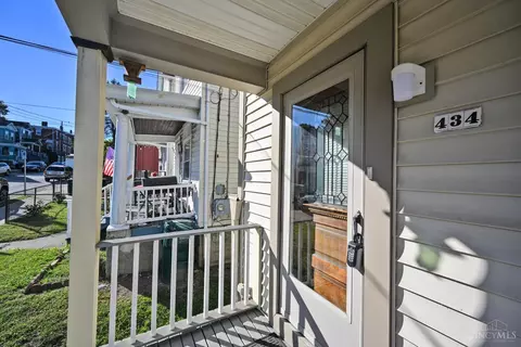 Exterior - 434 Ada St, Cincinnati, OH 45219 photo 4 of 8