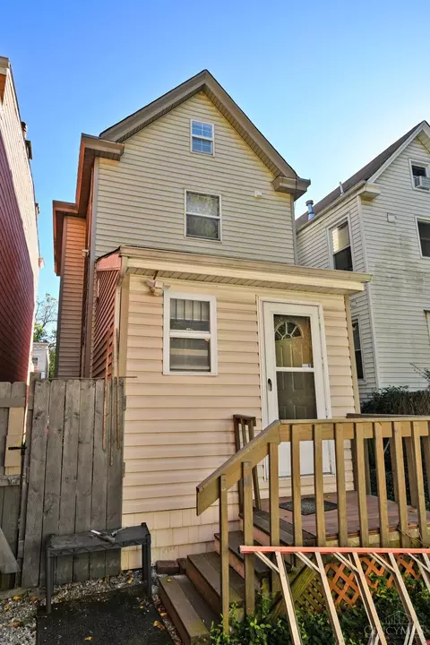 Exterior - 434 Ada St, Cincinnati, OH 45219 photo 8 of 8