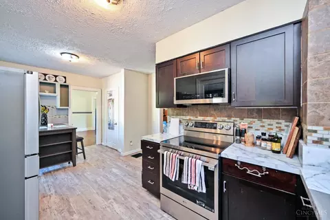 Kitchen - 6878 Beechmont Ave, Cincinnati, OH 45230 photo 4 of 4