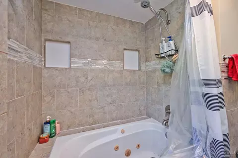 Bath - 6878 Beechmont Ave, Cincinnati, OH 45230 photo 3 of 4