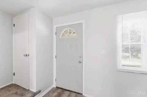 Entry Way - 9237 Orangewood Dr, Cincinnati, OH 45231 photo 1 of 3