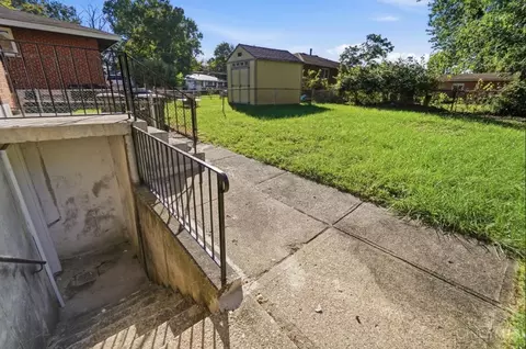 Exterior - 9237 Orangewood Dr, Cincinnati, OH 45231 photo 9 of 10