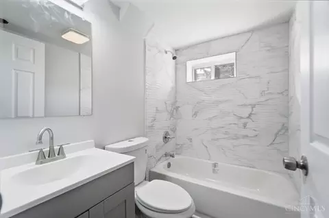 Bath - 9237 Orangewood Dr, Cincinnati, OH 45231 photo 2 of 2