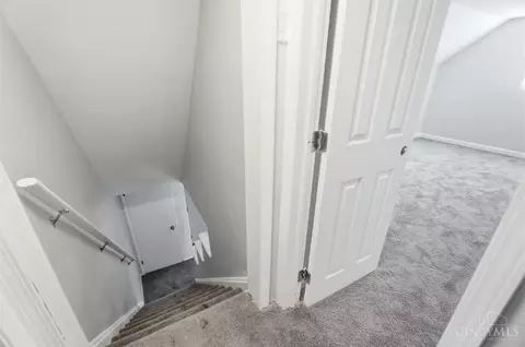 Entry Way - 9237 Orangewood Dr, Cincinnati, OH 45231 photo 3 of 3