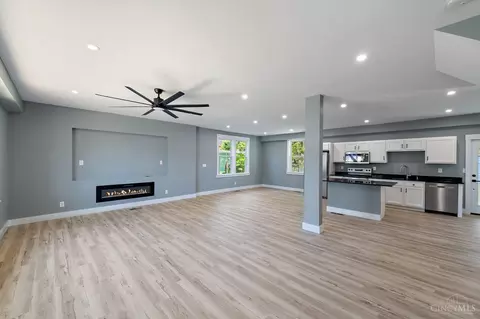Living - 3947 Warwick Ave, Cincinnati, OH 45229 photo 2 of 6