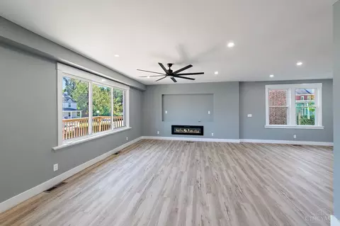 Living - 3947 Warwick Ave, Cincinnati, OH 45229 photo 5 of 6