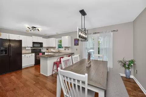 Dining - 4229 Cannon Gate Dr, Cincinnati, OH 45245 photo 3 of 3