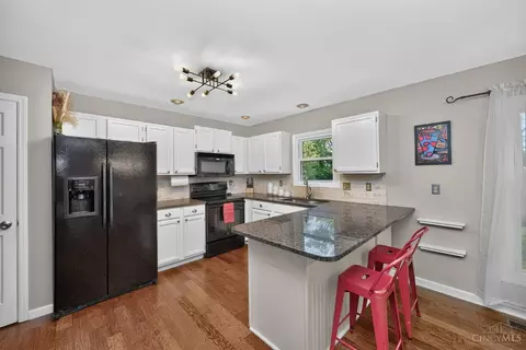 Kitchen - 4229 Cannon Gate Dr, Cincinnati, OH 45245 photo 1 of 2
