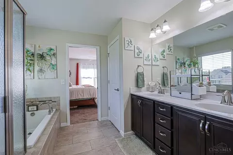 Bath - 3325 Echo Point Ct, Hamilton, OH 45013 photo 2 of 5