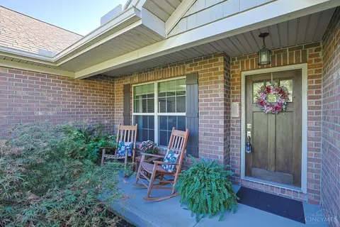 Exterior - 3325 Echo Point Ct, Hamilton, OH 45013 photo 3 of 14