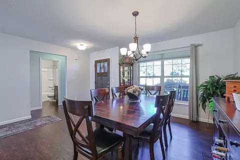 Dining - 3325 Echo Point Ct, Hamilton, OH 45013 photo 2 of 3