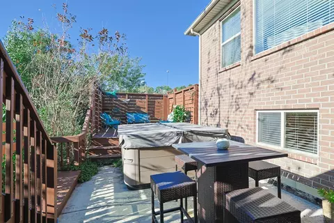 Exterior - 3325 Echo Point Ct, Hamilton, OH 45013 photo 7 of 14