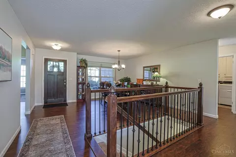 Entry Way - 3325 Echo Point Ct, Hamilton, OH 45013 photo 1 of 2