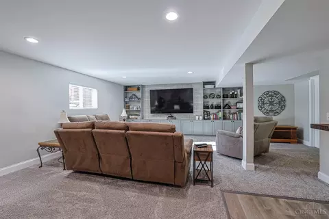 Living - 3325 Echo Point Ct, Hamilton, OH 45013 photo 4 of 4