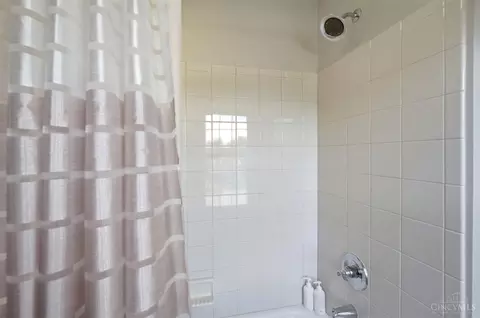 Bath - 5127 Oak Brook Dr, Cincinnati, OH 45244 photo 7 of 13