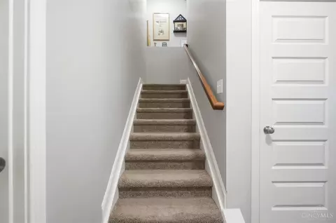 Entry Way - 5127 Oak Brook Dr, Cincinnati, OH 45244 photo 9 of 10