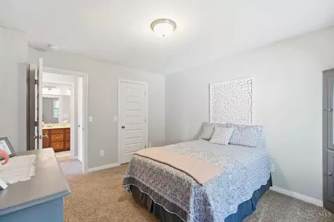 Bedroom - 5127 Oak Brook Dr, Cincinnati, OH 45244 photo 11 of 12