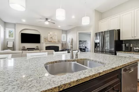 Kitchen - 5127 Oak Brook Dr, Cincinnati, OH 45244 photo 8 of 10