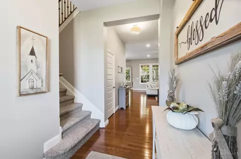 Entry Way - 5127 Oak Brook Dr, Cincinnati, OH 45244 photo 2 of 10