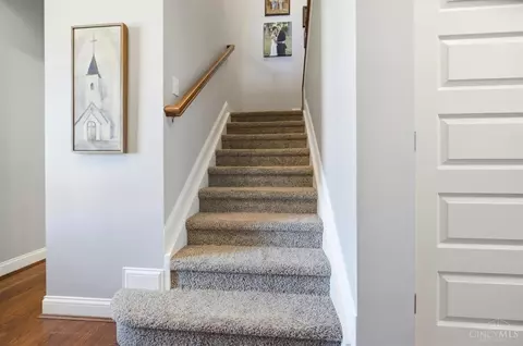 Entry Way - 5127 Oak Brook Dr, Cincinnati, OH 45244 photo 5 of 10