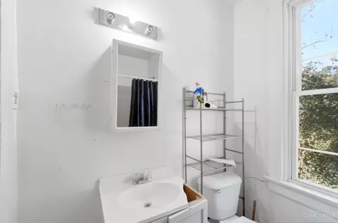 Bath - 1013 Rapid Ave, Cincinnati, OH 45205 photo 5 of 5