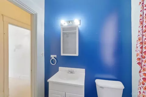 Bath - 1013 Rapid Ave, Cincinnati, OH 45205 photo 2 of 5