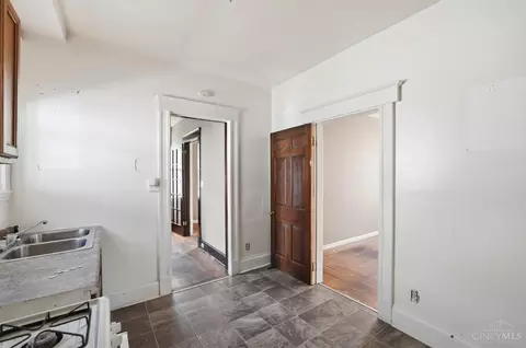 Entry Way - 1013 Rapid Ave, Cincinnati, OH 45205 photo 7 of 7
