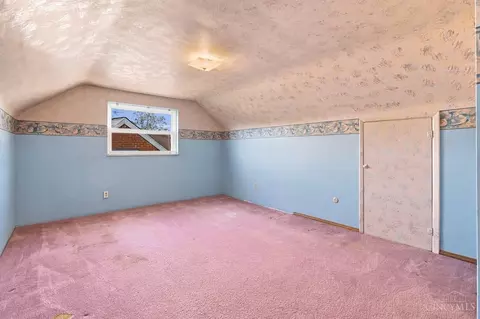 Bedroom - 5745 Glow Ct, Cincinnati, OH 45238 photo 6 of 10