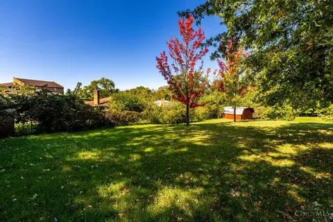 Exterior - 5745 Glow Ct, Cincinnati, OH 45238 photo 6 of 11
