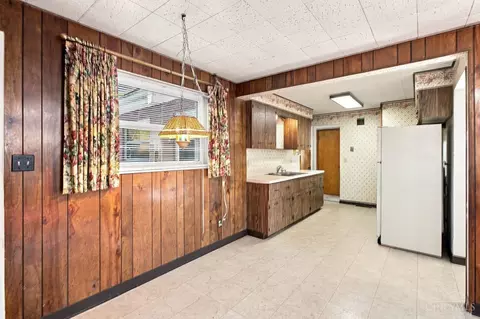 Kitchen - 5745 Glow Ct, Cincinnati, OH 45238 photo 4 of 7
