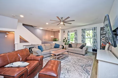 Living - 1015 Cutter St, Cincinnati, OH 45202 photo 2 of 5