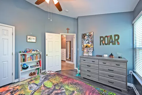 Bedroom - 1015 Cutter St, Cincinnati, OH 45202 photo 4 of 4