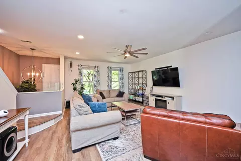 Living - 1015 Cutter St, Cincinnati, OH 45202 photo 5 of 5