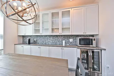 Dining - 1015 Cutter St, Cincinnati, OH 45202 photo 2 of 4