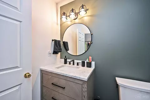 Bath - 1015 Cutter St, Cincinnati, OH 45202 photo 5 of 6