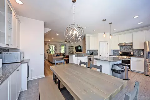 Dining - 1015 Cutter St, Cincinnati, OH 45202 photo 3 of 4