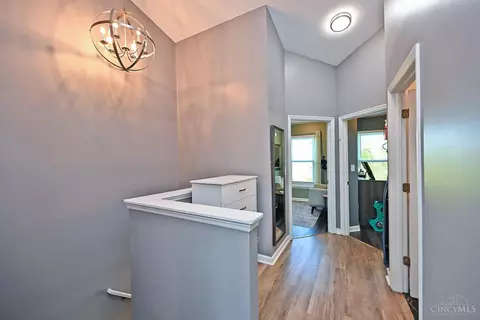 Entry Way - 1015 Cutter St, Cincinnati, OH 45202 photo 6 of 6