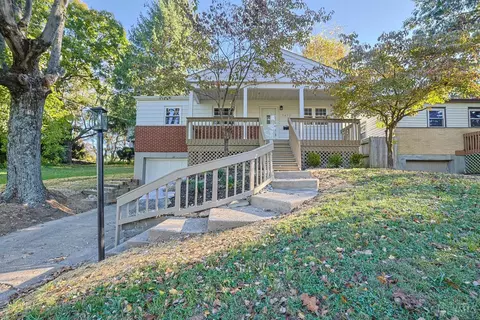 7472 Gracely Dr, Cincinnati, OH 45233
