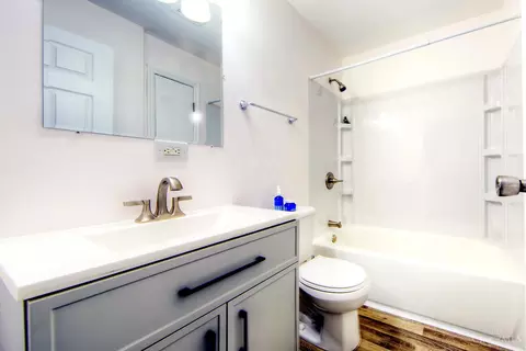 Bath - 191 Carmen Ave, Hamilton, OH 45013 photo 2 of 2