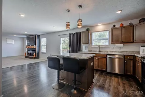 Kitchen - 2148 Pine Valley Dr, Hamilton, OH 45013 photo 2 of 4