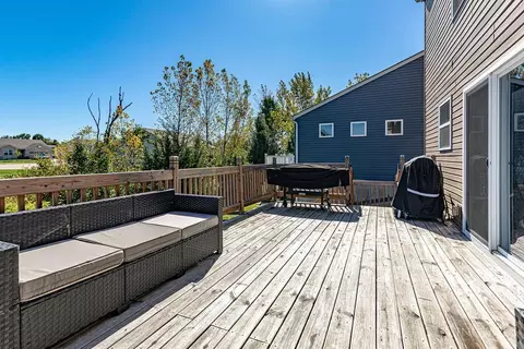 Exterior - 2148 Pine Valley Dr, Hamilton, OH 45013 photo 4 of 7