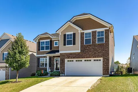 Exterior - 2148 Pine Valley Dr, Hamilton, OH 45013 photo 2 of 7