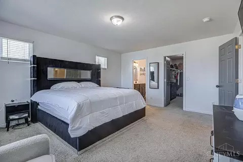 Bedroom - 2148 Pine Valley Dr, Hamilton, OH 45013 photo 2 of 8