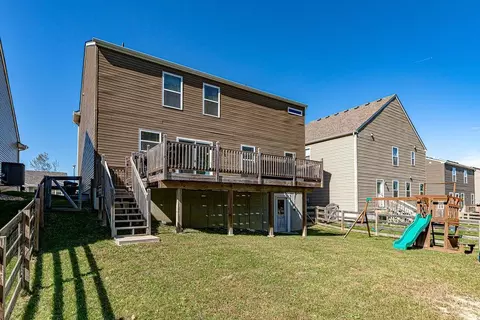Exterior - 2148 Pine Valley Dr, Hamilton, OH 45013 photo 6 of 7