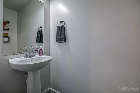 Entry Way - 2148 Pine Valley Dr, Hamilton, OH 45013 photo 1 of 1
