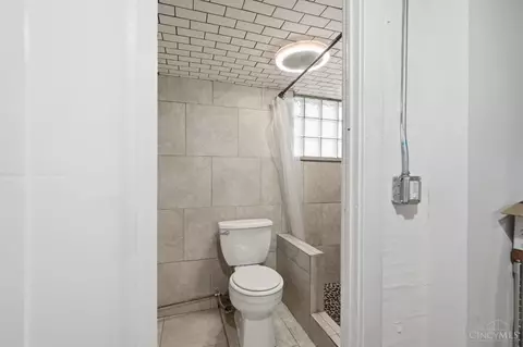 Bath - 4216 Tower Ave, Saint Bernard, OH 45217 photo 3 of 4