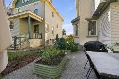 Exterior - 4216 Tower Ave, Saint Bernard, OH 45217 photo 3 of 10