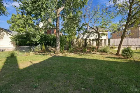 Exterior - 4216 Tower Ave, Saint Bernard, OH 45217 photo 4 of 10